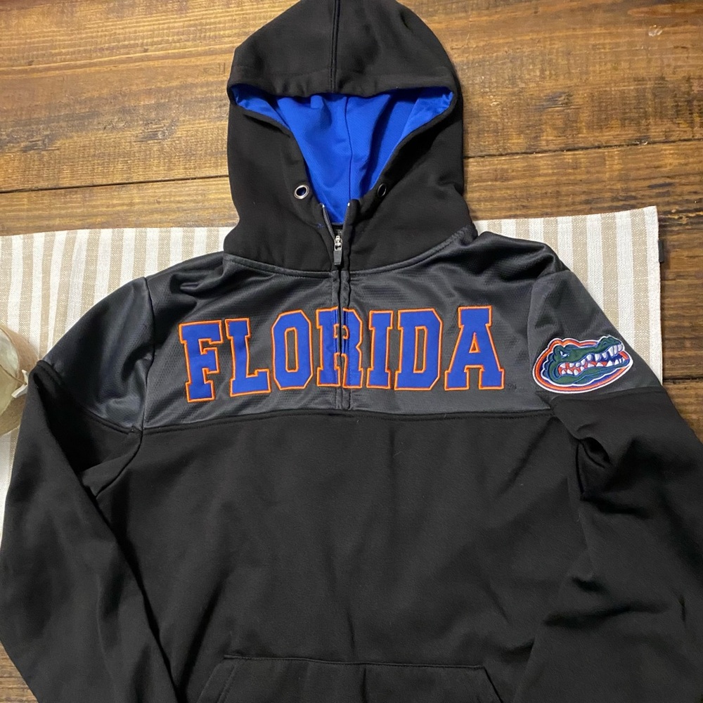 Size Med. Unisex Florida Gator sweatshirt
